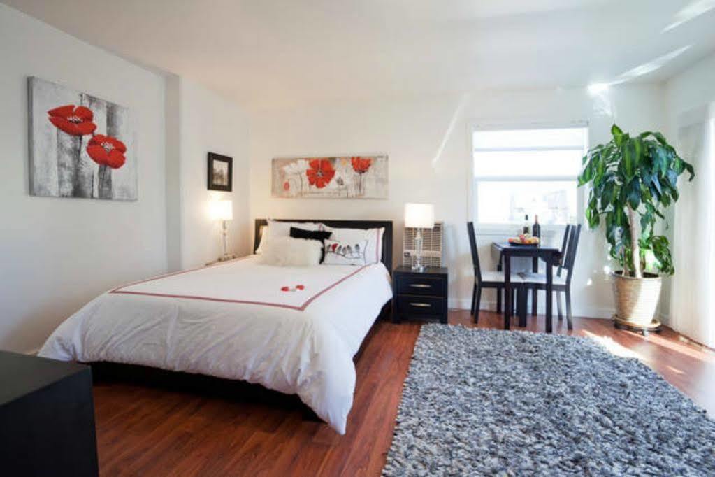 Fisherman'S Wharf Bed & Breakfast Victoria Exterior photo